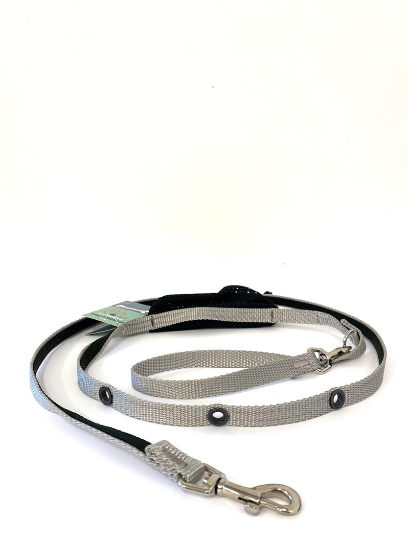 SMOOCHY POOCHY 5/8” X 6’ NYLON HANDS FREE LEASH (TWO COLOURS)